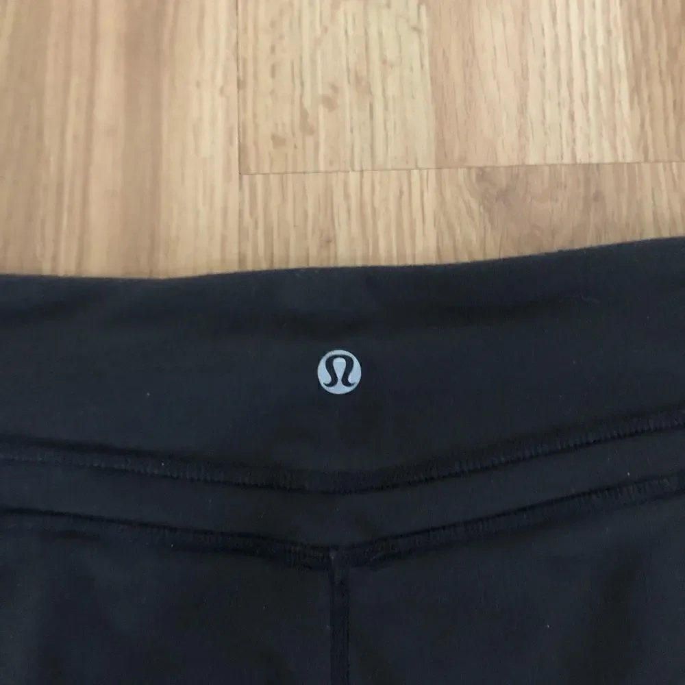 LULULEMON Plum Brown Crop Capri Leggings